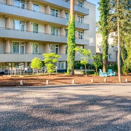 מלון Waldhotel 3*